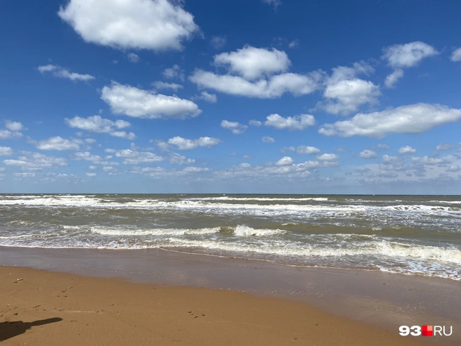 Не только Голубицкая. Топ-7 лучших пляжей Азовского моря, где можно отдохнуть с семьей