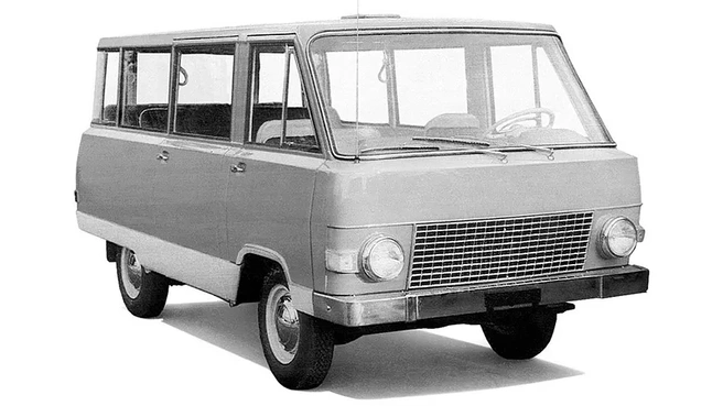 Педальный «Москвич», автобус с игрушками и телевизор Гагарина: 50+ фото из уличного музея СССР — они возвращают в детство